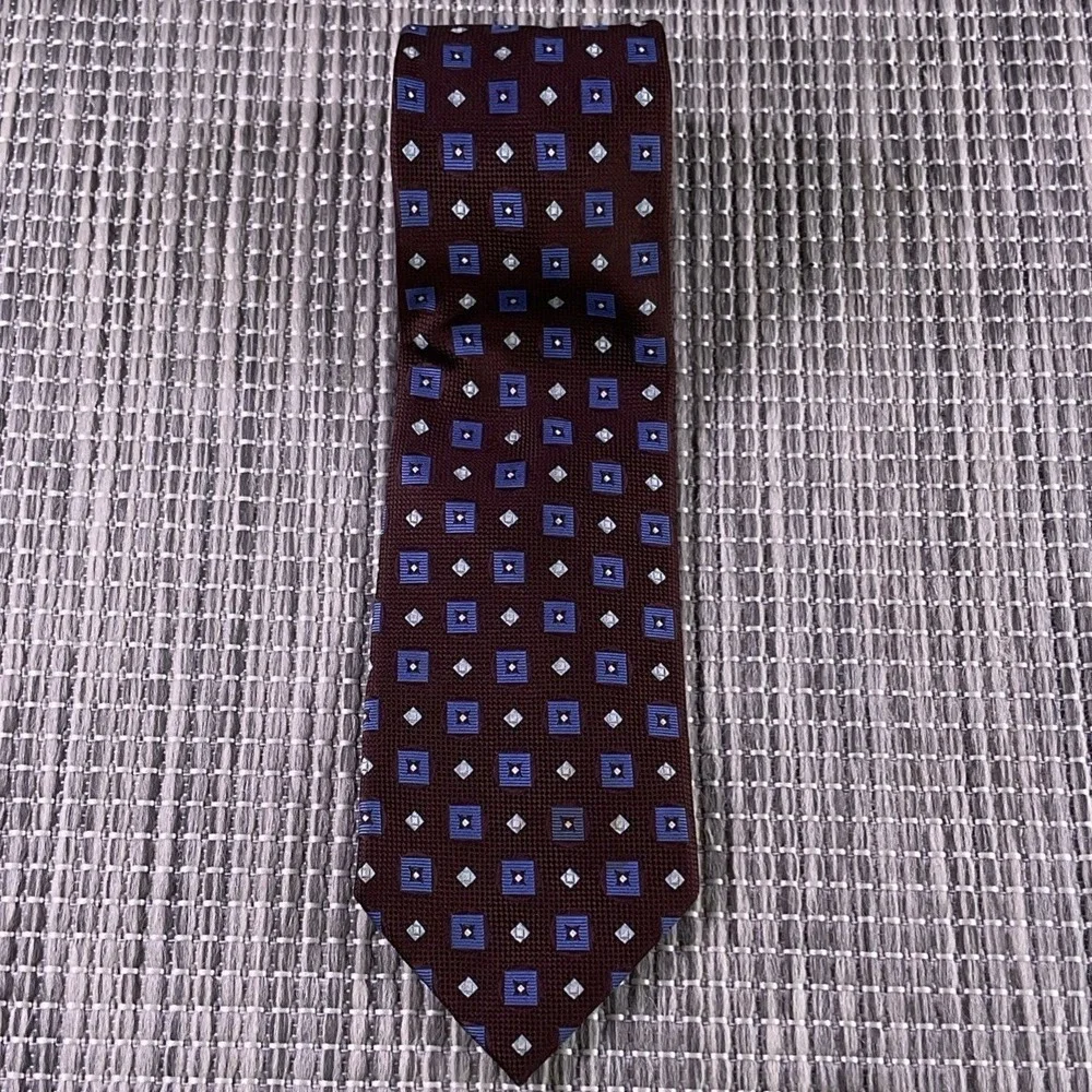 Tasso Elba Mens Silk Tie Burgundy Blue Geometric Square Pattern Hand Made